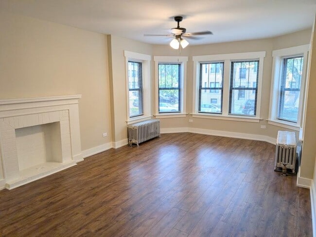 property at 6455 N Hoyne Ave