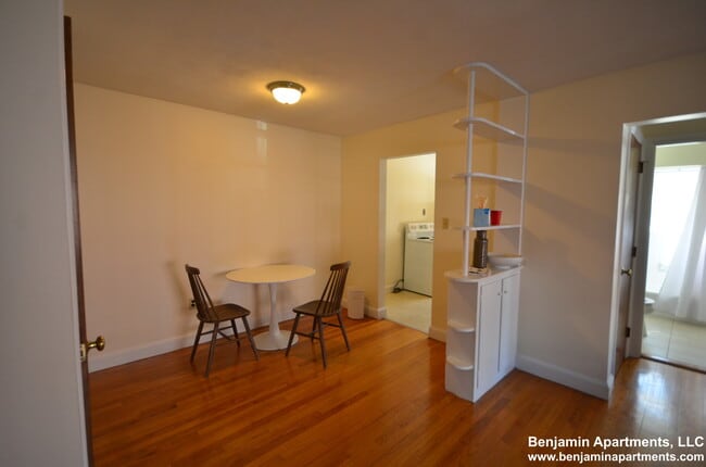 3 Brattle Dr, Unit 3 in Arlington, MA - Building Photo - Building Photo