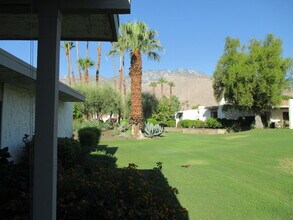 2230 S Sunshine Cir in Palm Springs, CA - Building Photo - Building Photo