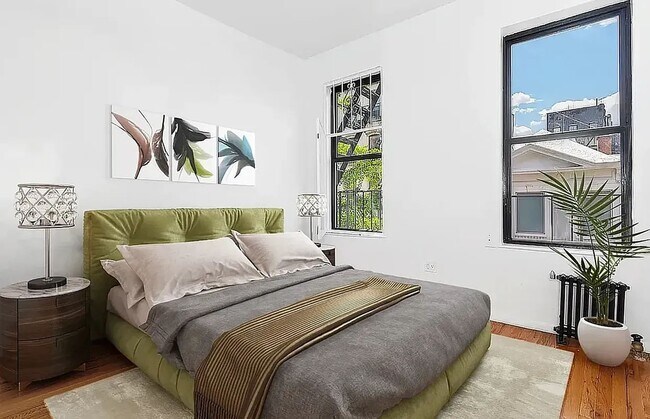 126 Elizabeth St in New York, NY - Building Photo - Building Photo