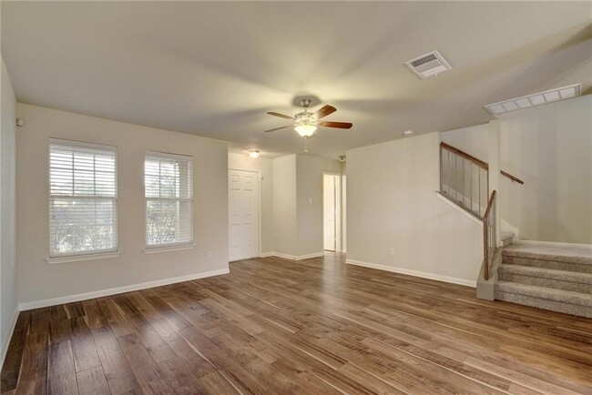 476 Nottingham Loop in Kyle, TX - Building Photo - Building Photo