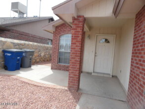 3457 Carlos Moran Ct in El Paso, TX - Foto de edificio - Building Photo