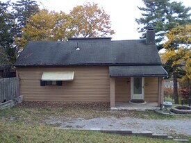 9363 Peebles Rd in Allison Park, PA - Building Photo