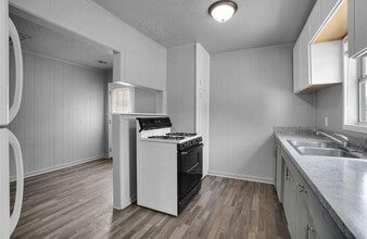 1117 E Cherry St in Altus, OK - Building Photo - Building Photo