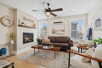 124 2nd Ave in Manasquan, NJ - Building Photo - Building Photo