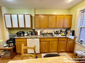 46 Aspinwall Ave in Brookline, MA - Foto de edificio - Building Photo