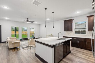 4435 Maggie St in Houston, TX - Foto de edificio - Building Photo