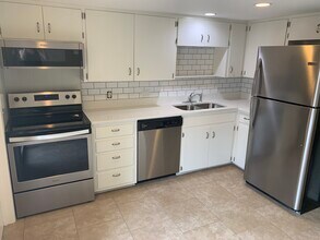 3214 Crosscreek Dr in Austin, TX - Building Photo - Building Photo