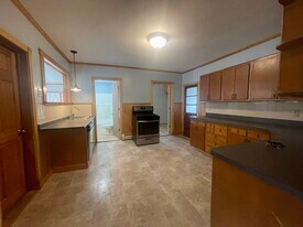 345 Houghton St in North Adams, MA - Building Photo