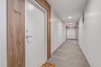400 Massachusetts Ave NW in Washington, DC - Building Photo - Building Photo