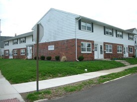 Aldon Square Town House Apartments