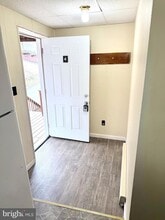 45 N Green St, Unit 4 in Berkeley Springs, WV - Foto de edificio - Building Photo