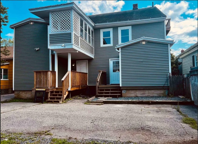 13 Summer St, Unit 13A in Somersworth, NH - Building Photo - Building Photo