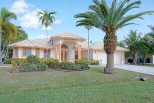 781 SW Dolores Ave in Port St. Lucie, FL - Building Photo