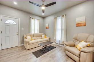 744 E Cucharras St in Colorado Springs, CO - Building Photo - Building Photo