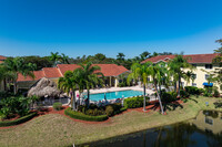 Key Royal Villas in Naples, FL - Building Photo - Building Photo