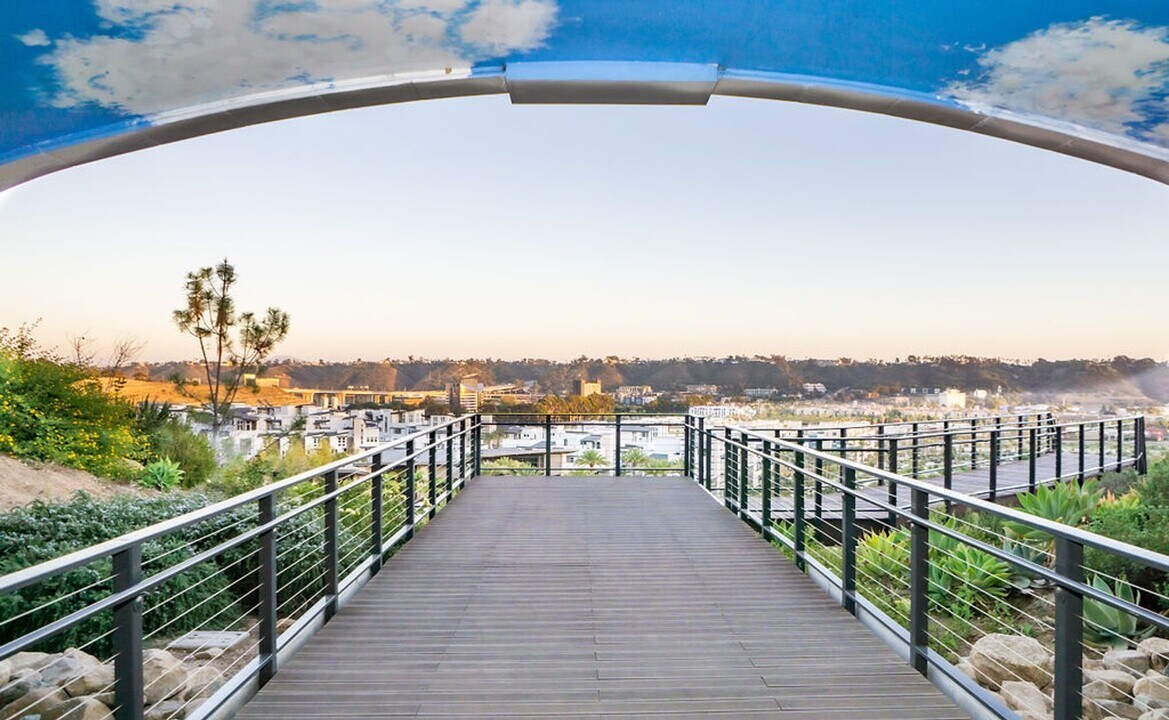 2549 Aperture Cir in San Diego, CA - Building Photo