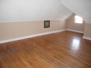 4530 Lafayette Avenue, Unit #4 in Cincinnati, OH - Foto de edificio - Building Photo