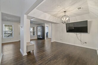 972 Estes Dr SW in Atlanta, GA - Building Photo - Building Photo