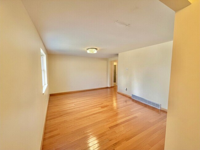 227 Sunshine Dr in Buffalo, NY - Building Photo - Building Photo