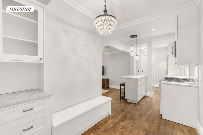 210-218 W 19th St in New York, NY - Building Photo - Building Photo