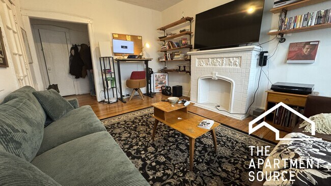 2919 W McLean Ave, Unit 1E in Chicago, IL - Building Photo - Building Photo