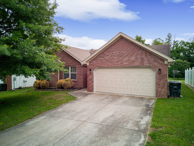 3622 Rolling Ridge Way in Jeffersonville, IN - Building Photo - Building Photo