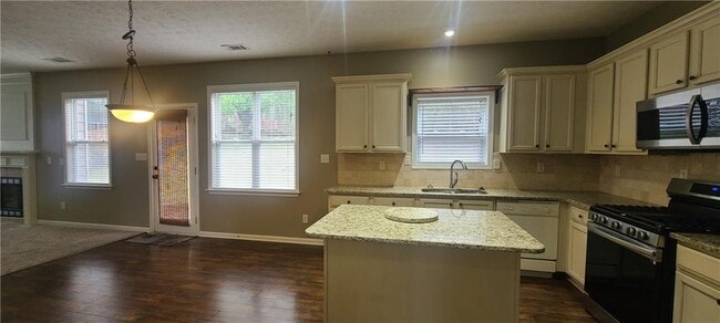 2920 Cooper Woods Dr in Loganville, GA - Building Photo - Building Photo