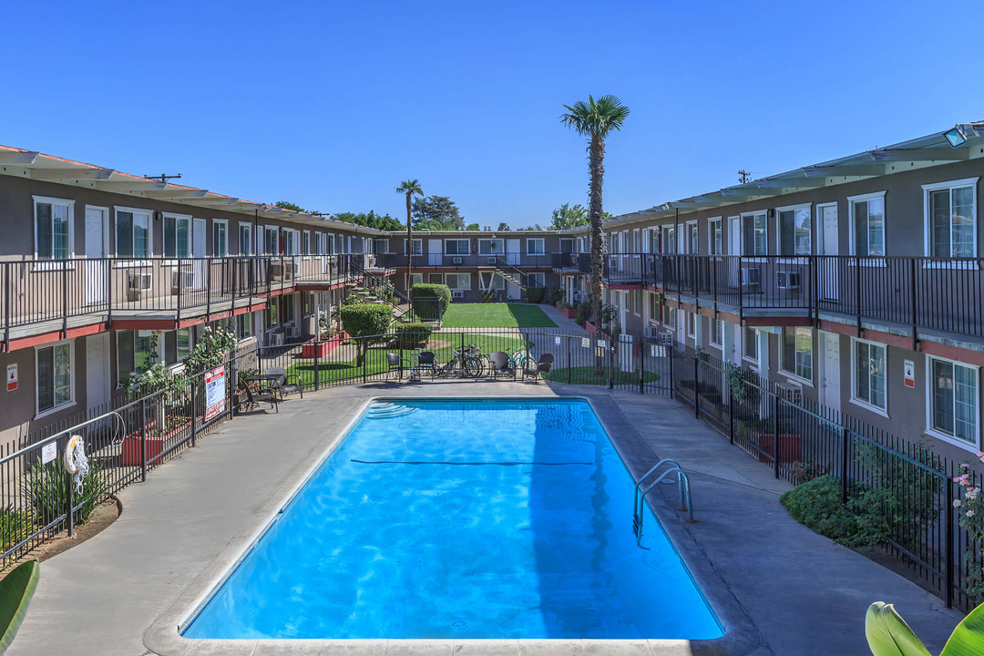 Osito Apartments in Merced, CA - Building Photo