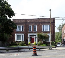 1052 Avenue Rd in Toronto, ON - Building Photo