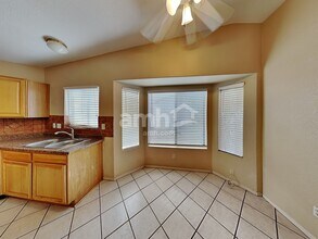 1566 W Breakwell St in Tucson, AZ - Foto de edificio - Building Photo