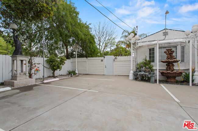 property at 7410 Balboa Blvd