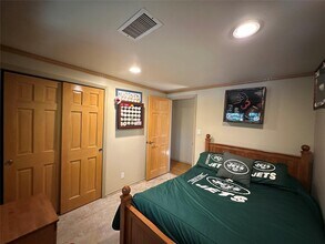 60 Parkside Dr in Jericho, NY - Building Photo - Building Photo