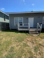 5523 Avenue O 1/2 in Galveston, TX - Building Photo
