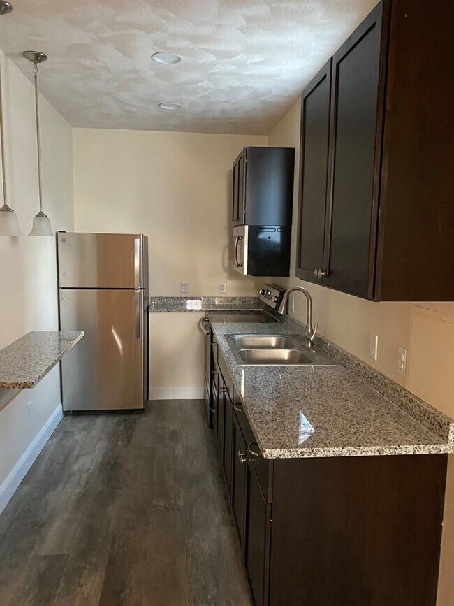 8 Brand Ave Apartments and Nearby Wilmington Apartments For Rent