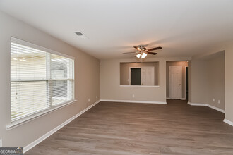 6532 Waterford St SW in Atlanta, GA - Foto de edificio - Building Photo