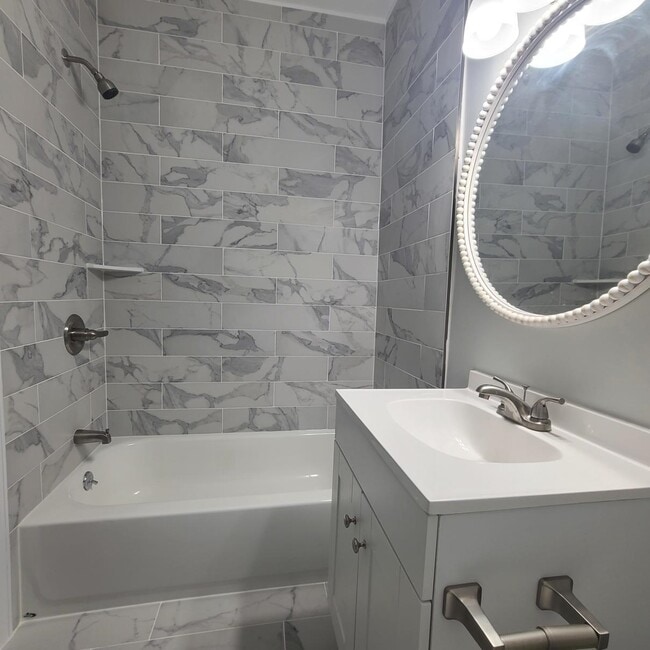 325 58th St in West New York, NJ - Building Photo - Building Photo