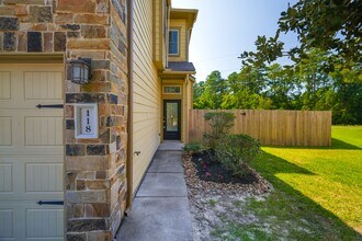 118 Cheswood Manor Drive in Spring, TX - Building Photo - Building Photo