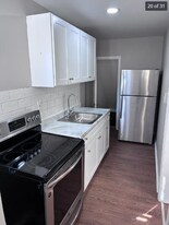 342X Ravenwood Ave in Baltimore, MD - Building Photo