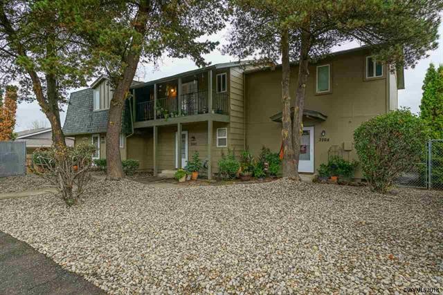 Randel Court in Salem, OR - Building Photo