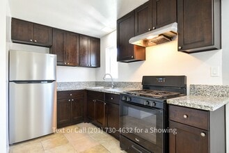 5956 Streamview Dr in San Diego, CA - Building Photo - Building Photo