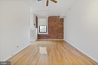 1010 Race St in Philadelphia, PA - Foto de edificio - Building Photo