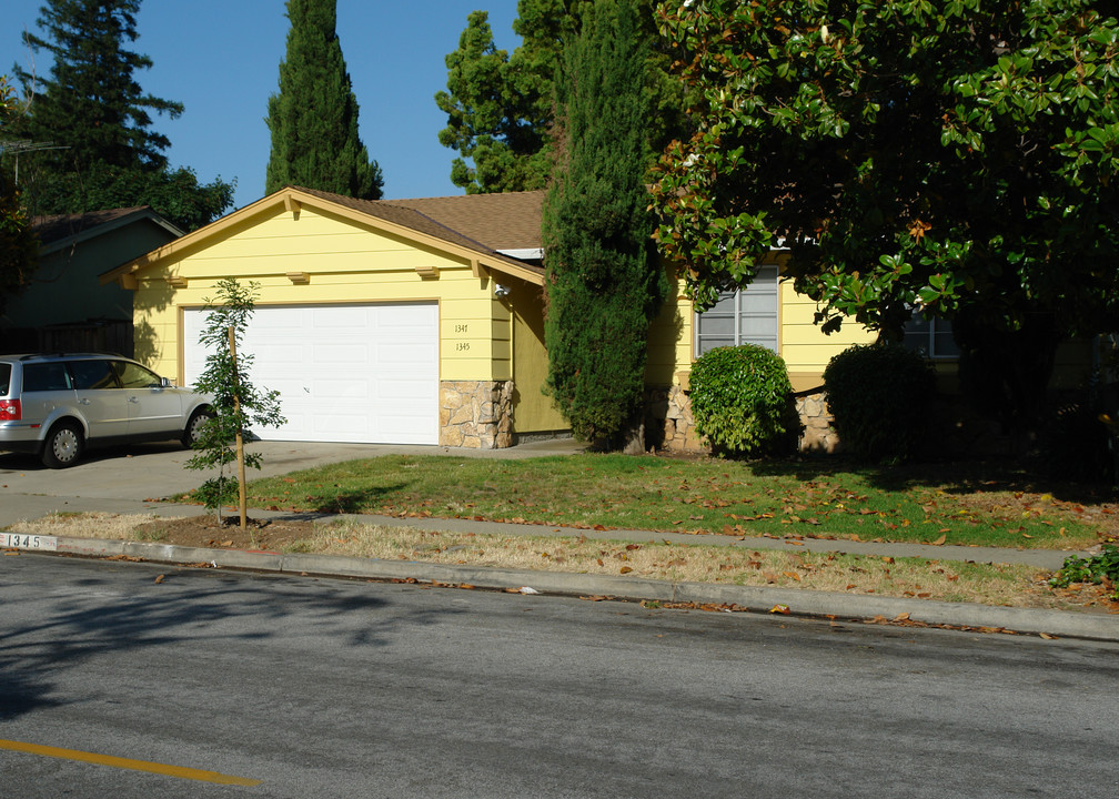 1345-1347 Kingfisher Way in Sunnyvale, CA - Building Photo