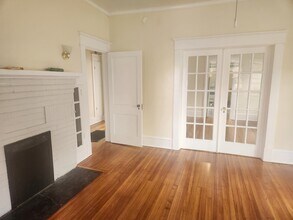 703 W Markham Ave in Durham, NC - Building Photo - Building Photo