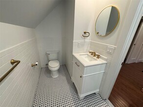 126 E Main St in Port Jefferson, NY - Building Photo - Building Photo