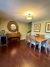 1465 E Putnam Ave, Unit 217 in Old Greenwich, CT - Foto de edificio - Building Photo