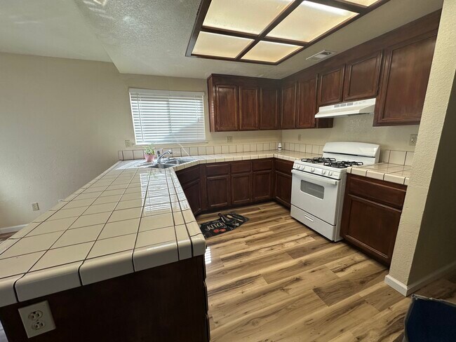 2156 Sunhaven Cir in Fairfield, CA - Building Photo - Building Photo
