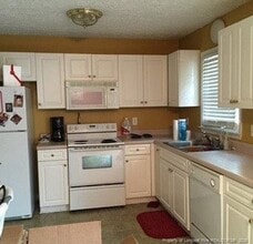 102 Brett Ct in Fayetteville, NC - Building Photo - Building Photo