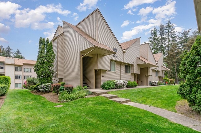 4420 146th Pl NE in Bellevue, WA - Building Photo - Building Photo