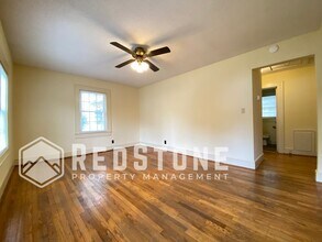 219 W Summerbell Ave in Elon, NC - Building Photo - Building Photo